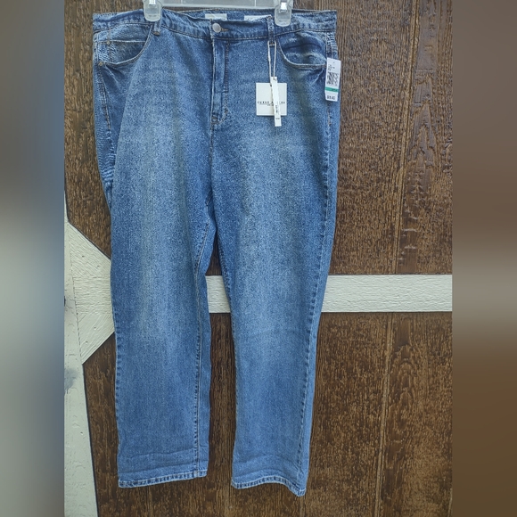 Curve Appeal Leenah Easy Fit Straight Leg Jeans Women's 16/33 New - Picture 1 of 6